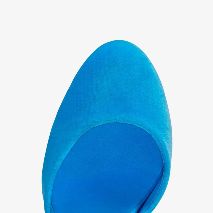 Pumps Blend A Plunging Vamp with Soft - ARNO CONTI